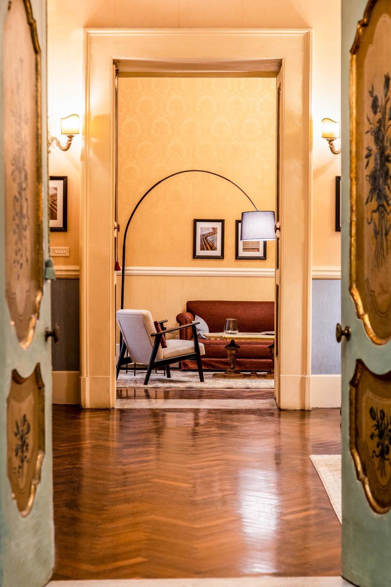 Arthouse Lady Marys Tribunali Luxury Suite Napoli Exterior foto