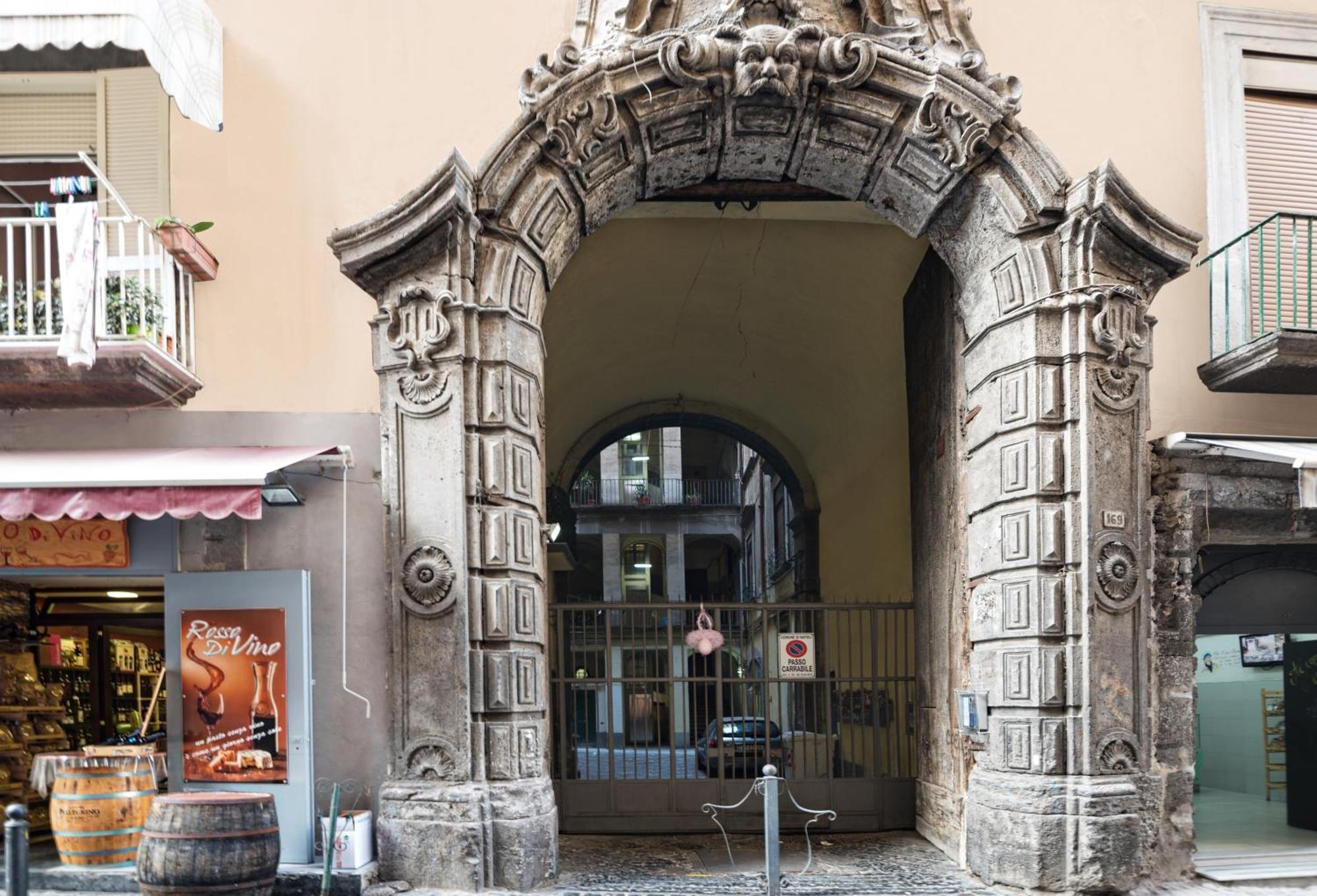 Arthouse Lady Marys Tribunali Luxury Suite Napoli Exterior foto