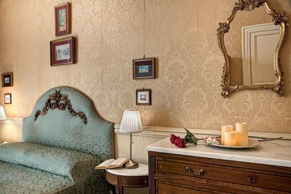 Arthouse Lady Marys Tribunali Luxury Suite Napoli Exterior foto