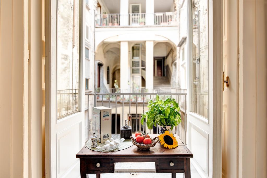 Arthouse Lady Marys Tribunali Luxury Suite Napoli Exterior foto