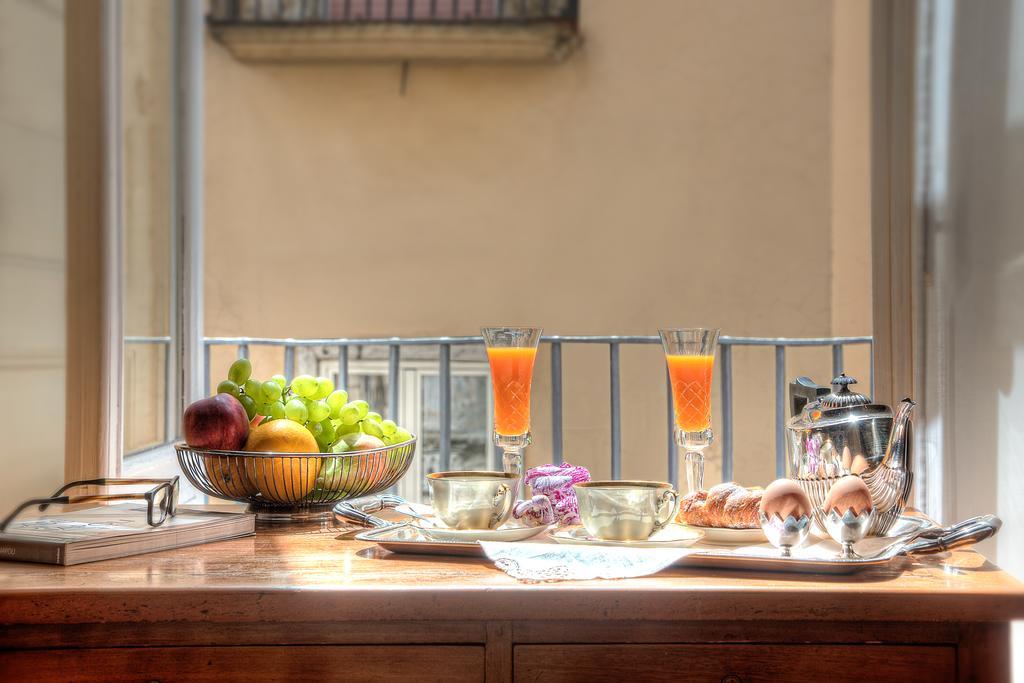 Arthouse Lady Marys Tribunali Luxury Suite Napoli Exterior foto