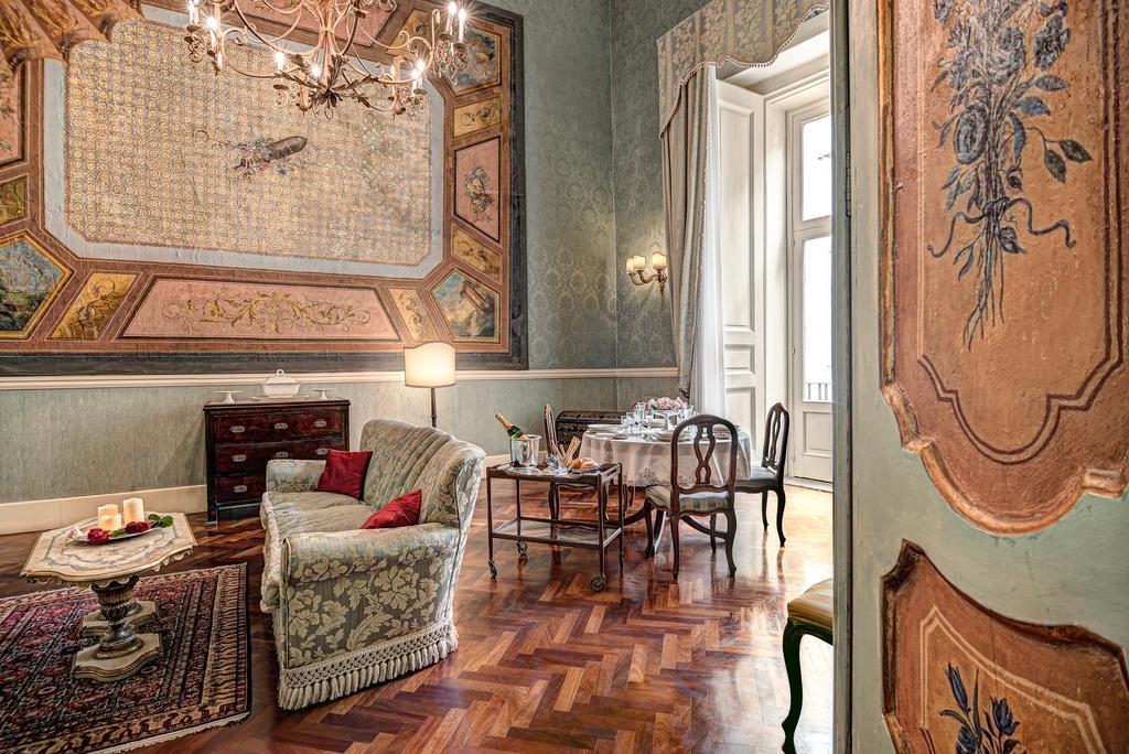 Arthouse Lady Marys Tribunali Luxury Suite Napoli Exterior foto